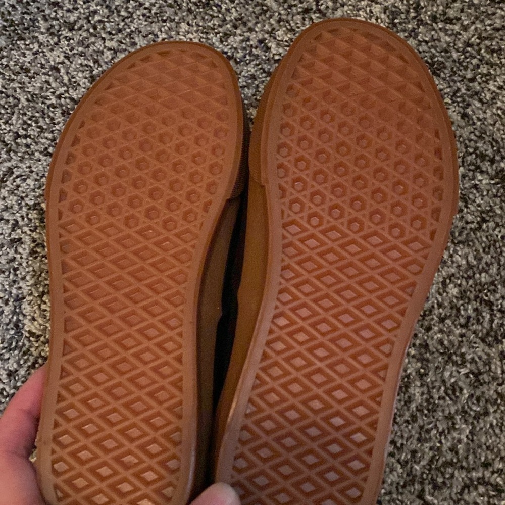 Vans - Picture 3 of 5
